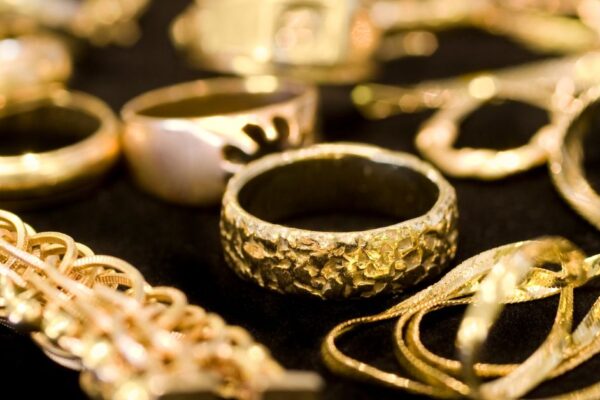 The Significance of Karat in Gold Jewelry and Its Impact on Value